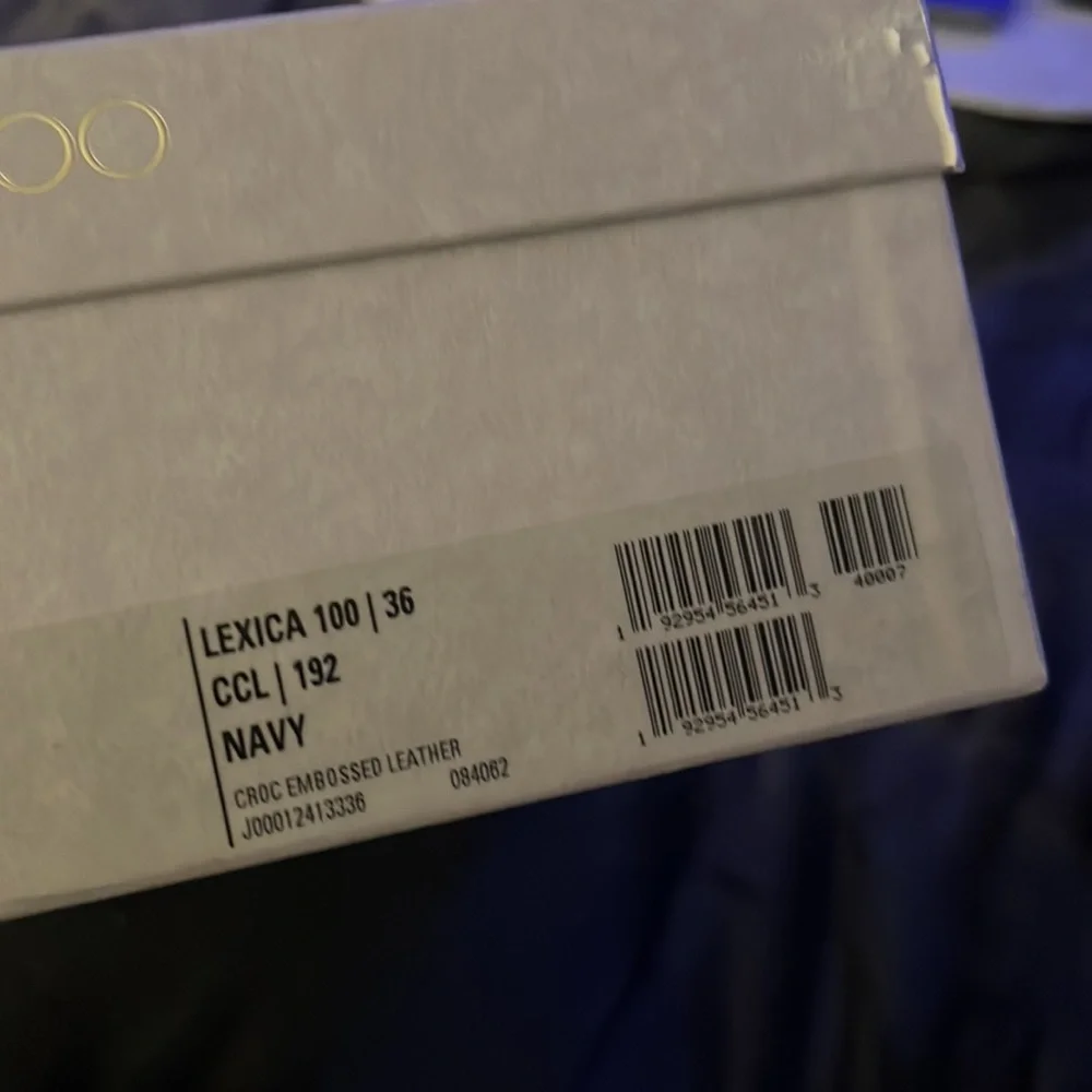 Jimmy Choo Léxica 100 Heels - Picture 10 of 10